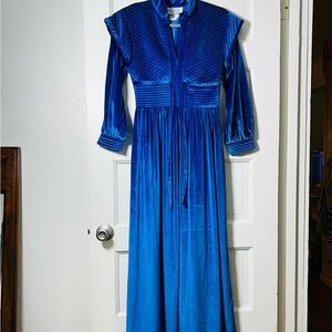 1970s Blue Vintage Classy Lounge Wear with Velvet Textured Material Size S